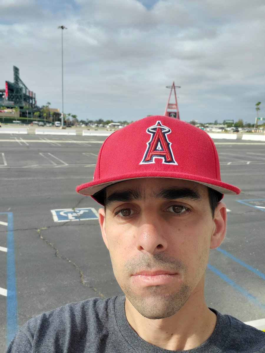 10Daniel30's tweet photo. #GoHalos https://t.co/9UZ2rYKPqK