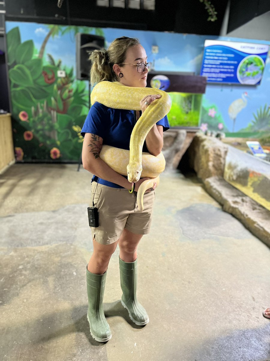 msalcala96's tweet photo. Took a trip to the aquarium today and saw so many interesting animals https://t.co/hza1anvRPd