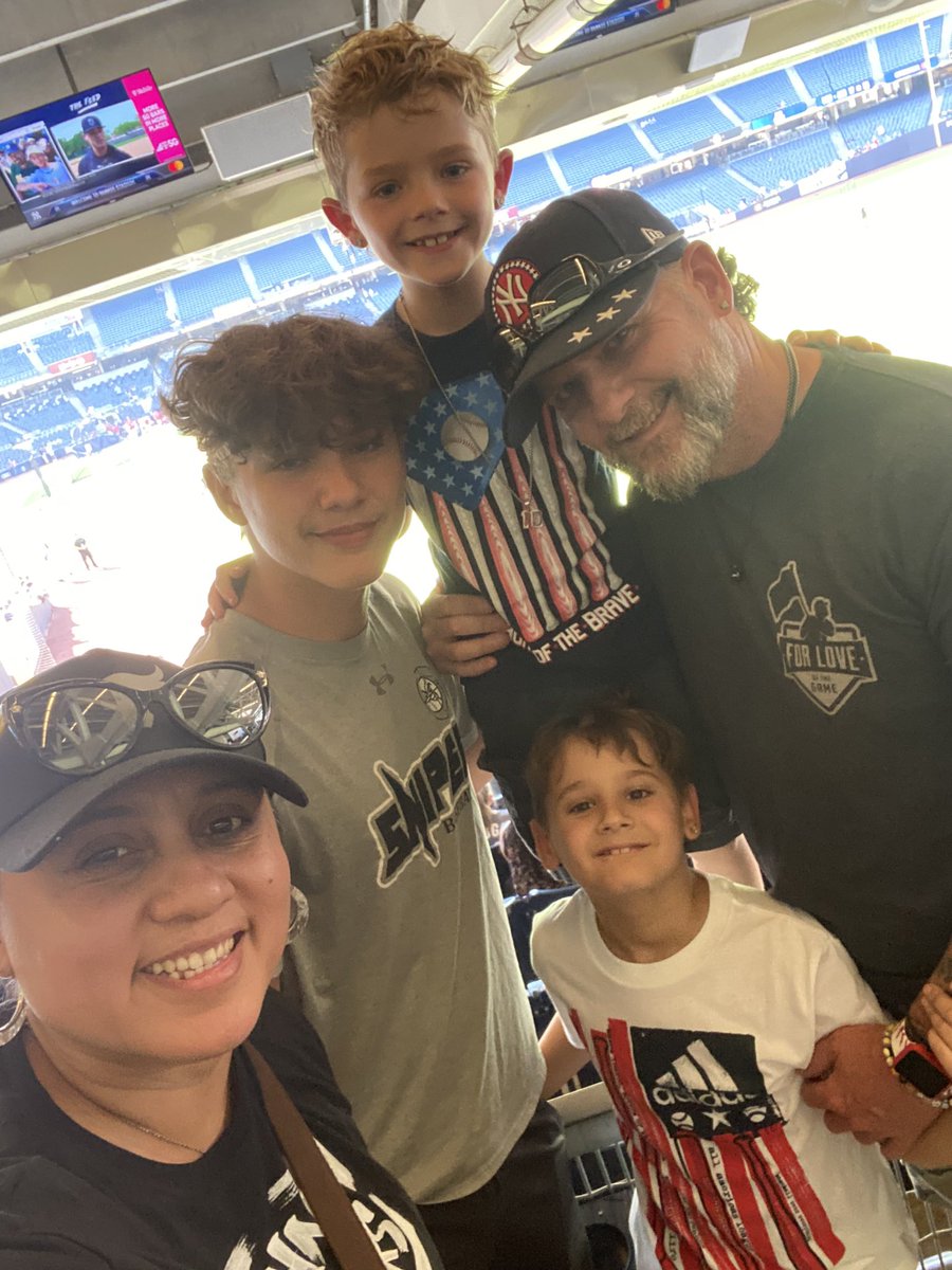 Mishingleton's tweet image. #RepBX First Time at Yankees Game! He’s so excited! #firsttime #YankeesFans #yankees