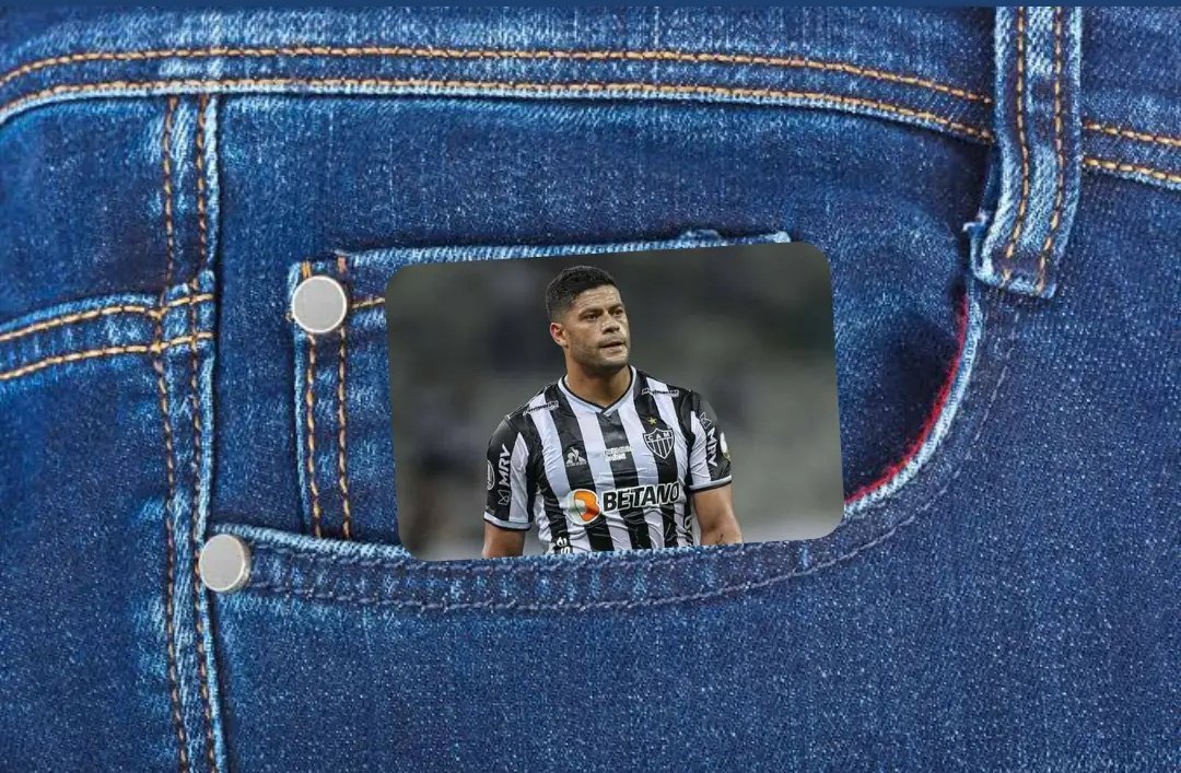 crf_santanna_'s tweet photo. URGENTE!! Imagens exclusivas do bolso do David Luiz. #FLAxCAM https://t.co/5Qjaunm4Af
