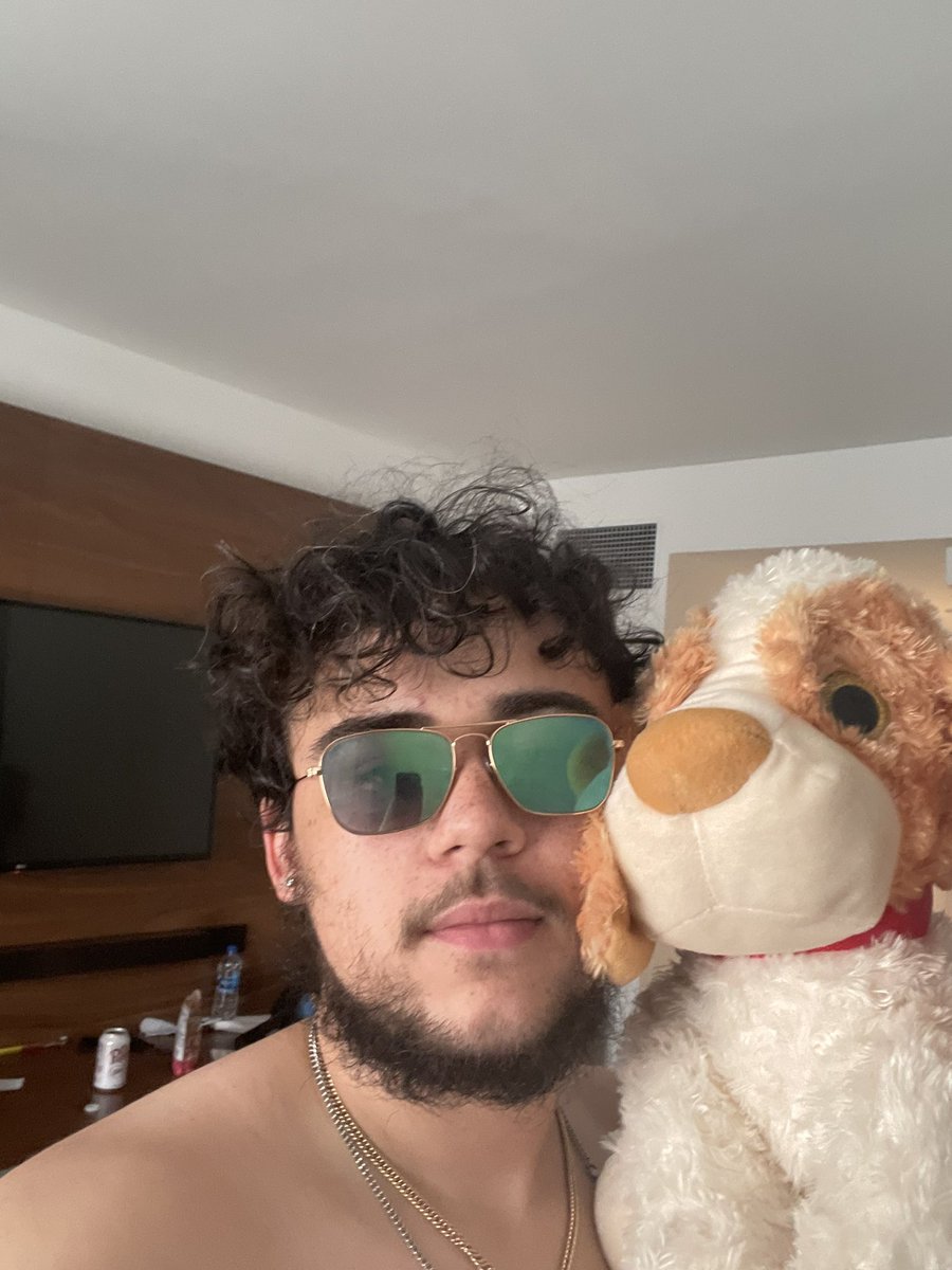 AaronJBD's tweet image. Me and frank going to Berlin😛