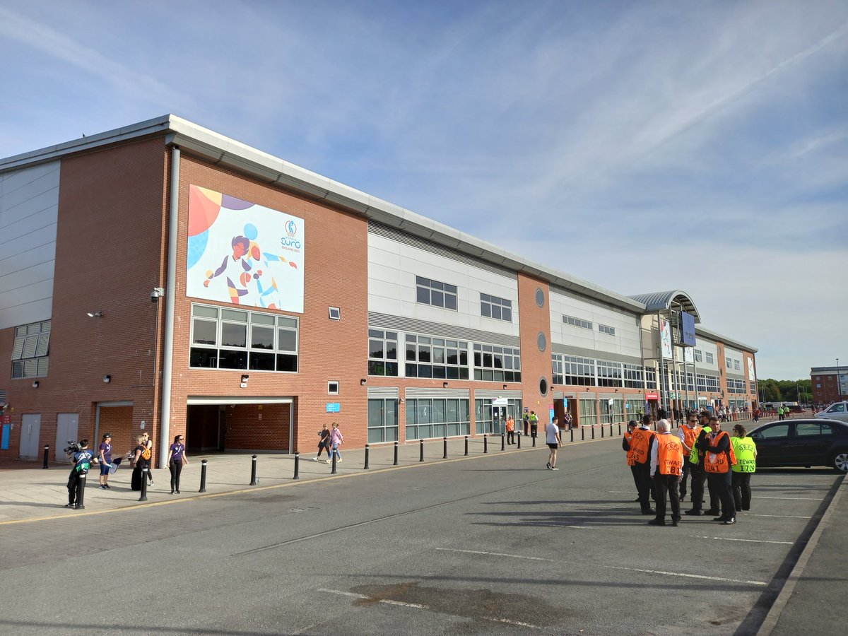 Merlinthp1's tweet photo. Last Night's #groundhopping. ๐ Leigh Sports Village. ๐ UEFA Women's Euro. Group C. Netherlands 3-2 Portugal. ๐ฅ 6966.
#UEFAWomensEuro2022 #WEUROS2022 #NEDPRT #thechickenbaltichronicles https://t.co/yVIwgDZXjP