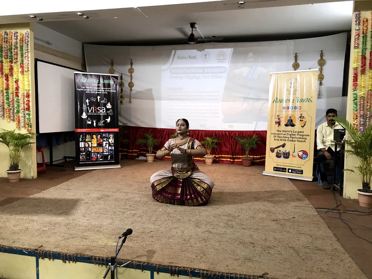 KVFortWilliam's tweet photo. VIRSA ROUTES 2ROOT BHARATNATYAM WORKSHOP AT KV FORT WILLIAM ON 14/07/2022
BY MRS SOMA MONDAL
@KVS_HQ
@KolkataRo
@EduMinOfIndia
@dpradhanbjp
@kumarthakur69
#Routes2Root https://t.co/F9yMuocJCs