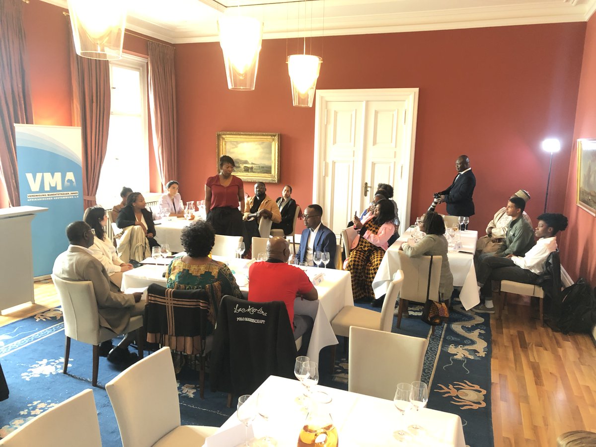 VMA_eV's tweet photo. #PowerToEmpower Vielen Dank an alle, die den ersten Empfang für afro-diasporische Mandatsträger_innen aus ganz Deutschland in Berlin organisiert haben. Gemeinsam gegen #Rassismus und für mehr politische Teilhabe!👇https://t.co/d1T6hxqtIi @EOTOBerlin @LieblingXhain @boell_stiftung https://t.co/tZhjt2duVD