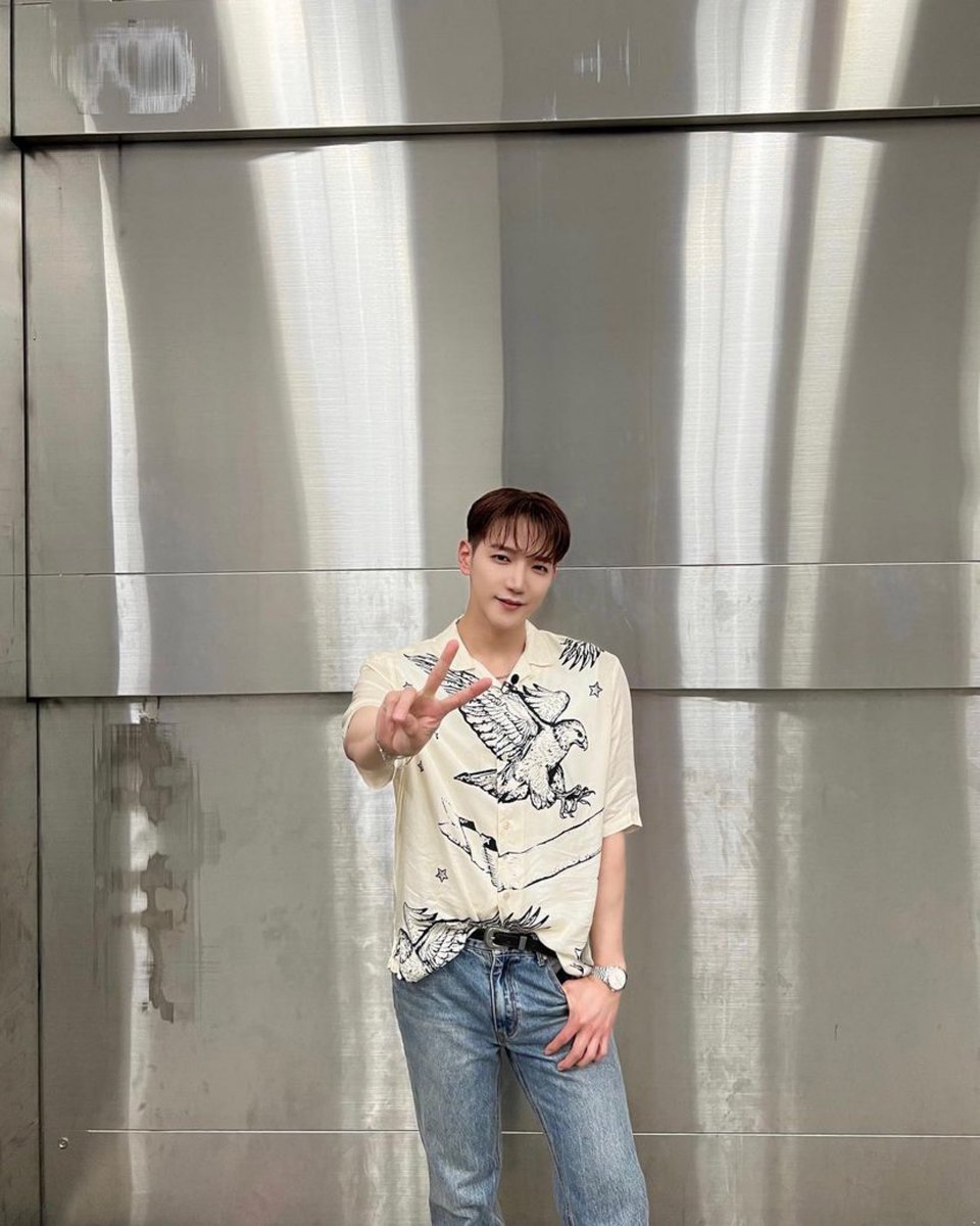 JunkayStreet's tweet photo. [real_2pmstagram] 220714 (1/3)

It’s a secret that he was dancing so adorably in the back, even though it was a shadow dance.🤫

#ShadowDanceFounder #Ming💗
#1Place #InDancingAdorably🥇

https://t.co/u4xOybioRH
#Jun_K #준케이 #2PM https://t.co/FEoG7R3k61