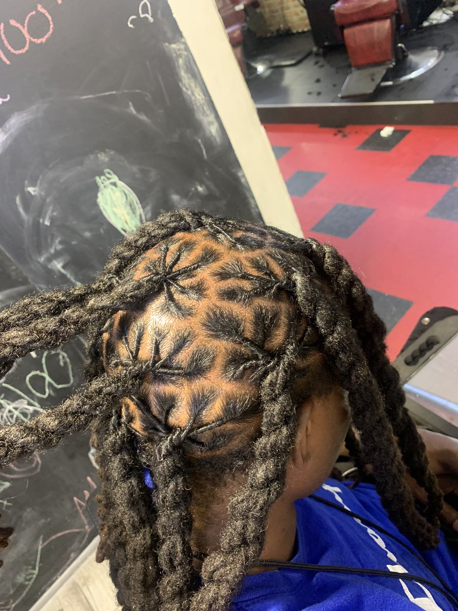 Taylor__Tayy's tweet photo. 8stand twist
Text 1815-954-6888 to book
#washandstyle #locs https://t.co/UZAHy9XMbn