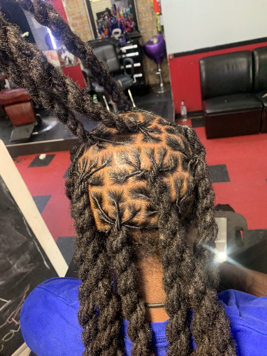 Taylor__Tayy's tweet photo. 8stand twist
Text 1815-954-6888 to book
#washandstyle #locs https://t.co/UZAHy9XMbn