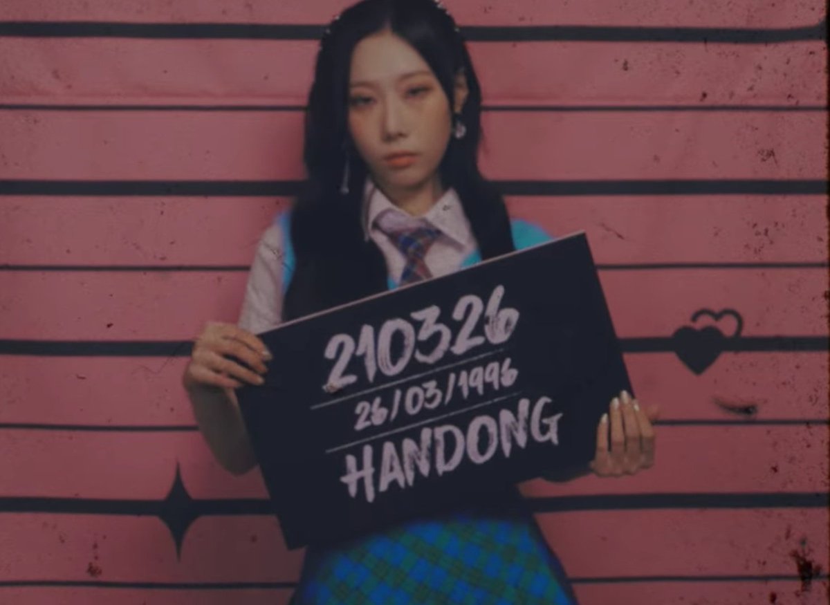 picsofhandong's tweet photo. I'M NOT OKAY https://t.co/jCk6tRrbnJ