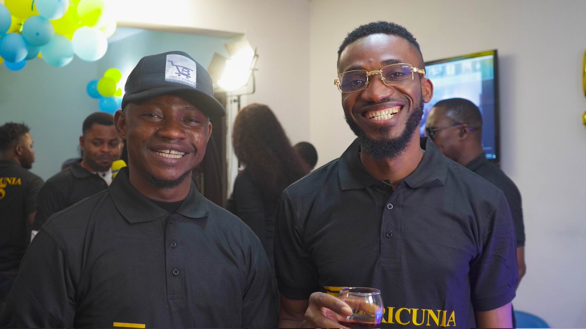 The Smiles keep coming 😊
#AFRICUNIATurns5 

#AFRICUNIA #AFRICUNIABANK #AFCASH #smile #smile😊 #morning #lover #family #Buyafcash #teamwork #africunia