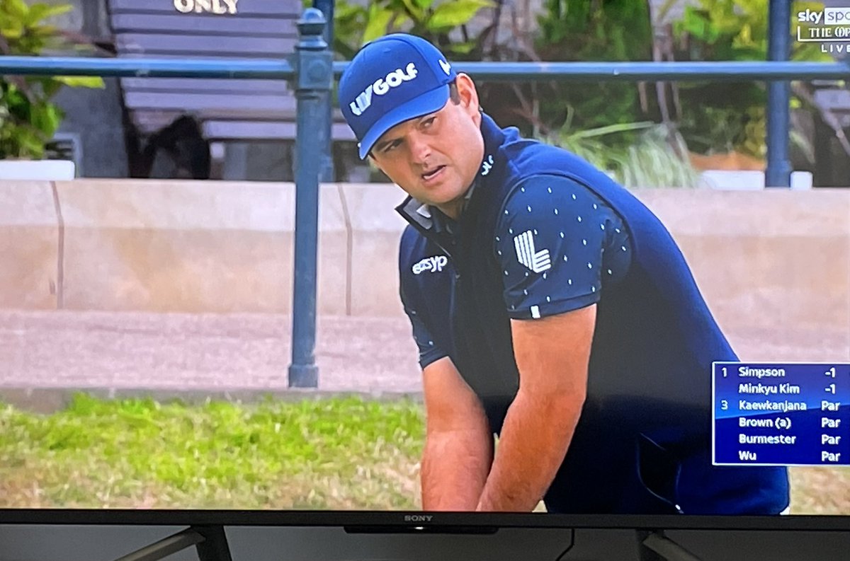 Turns up at #TheOpen wit Liv Golf plastered all over him🙈#plonker