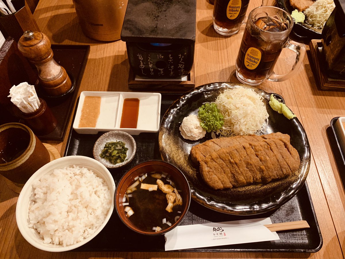 年ぶりに食べる牛カツ!! 今日これを食べて頑張って公演を頑張るよ！ これから5日連続公演をして、私たちは帰る。

過去のオンリーユーの方々も、これからのグルーファンの方々もみんな集まろう！ 新しい思い出をプレゼントするね☺