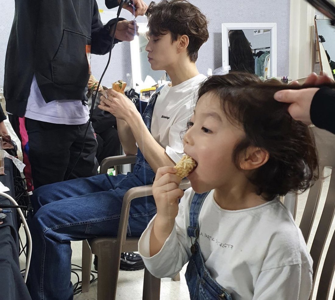 hochipepo's tweet photo. this picture is Everything !!!!!! :( https://t.co/ltU5Vj8hhr