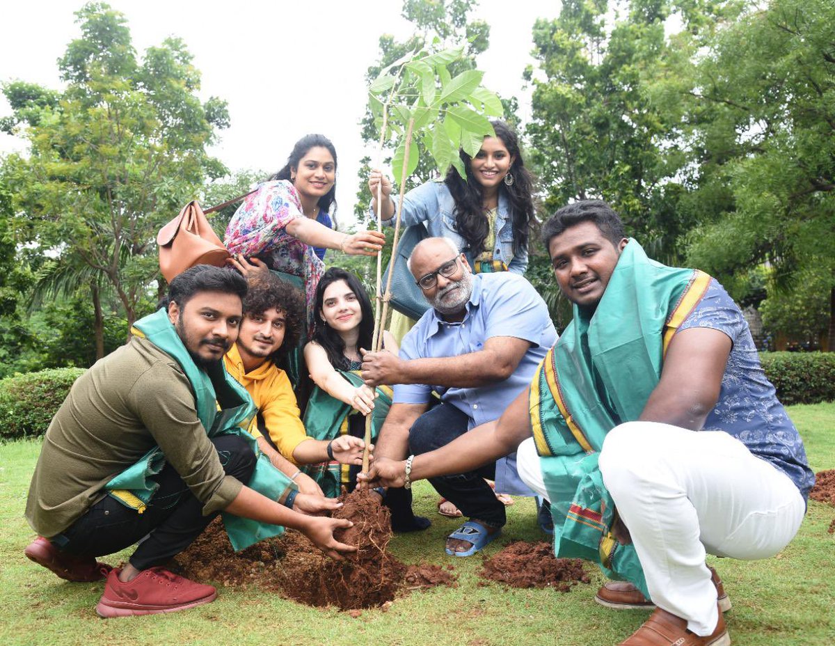 I have accepted the #GreenindiaChallenge from @MPsantoshtrs garu and I have planted saplings at JubileeHills. I request all my fans to participate in this challenge to control global warming. @rahulsipligunj @mohanabhogaraju @arunkaundinya @amalachebolu @hymathmohammed @gomathi