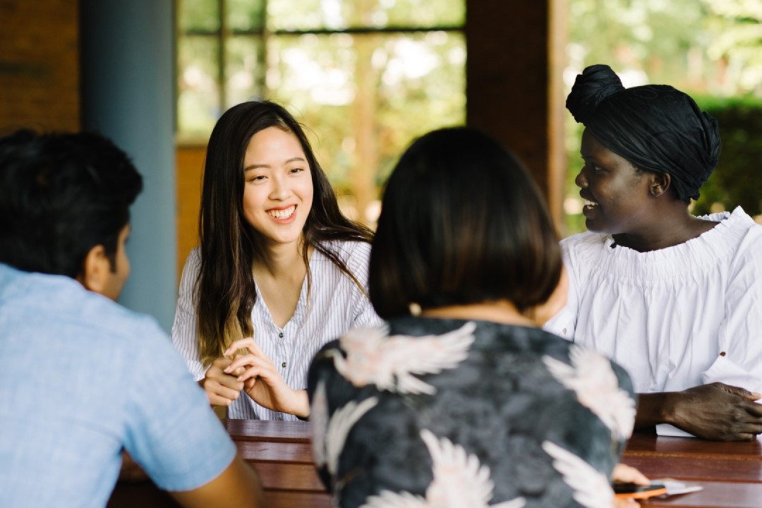 🗣️ Join our English Conversation Club! You'll meet new people, build friendships, and improve your conversational English. Connect with a peer mentor today! bit.ly/3P5sKER