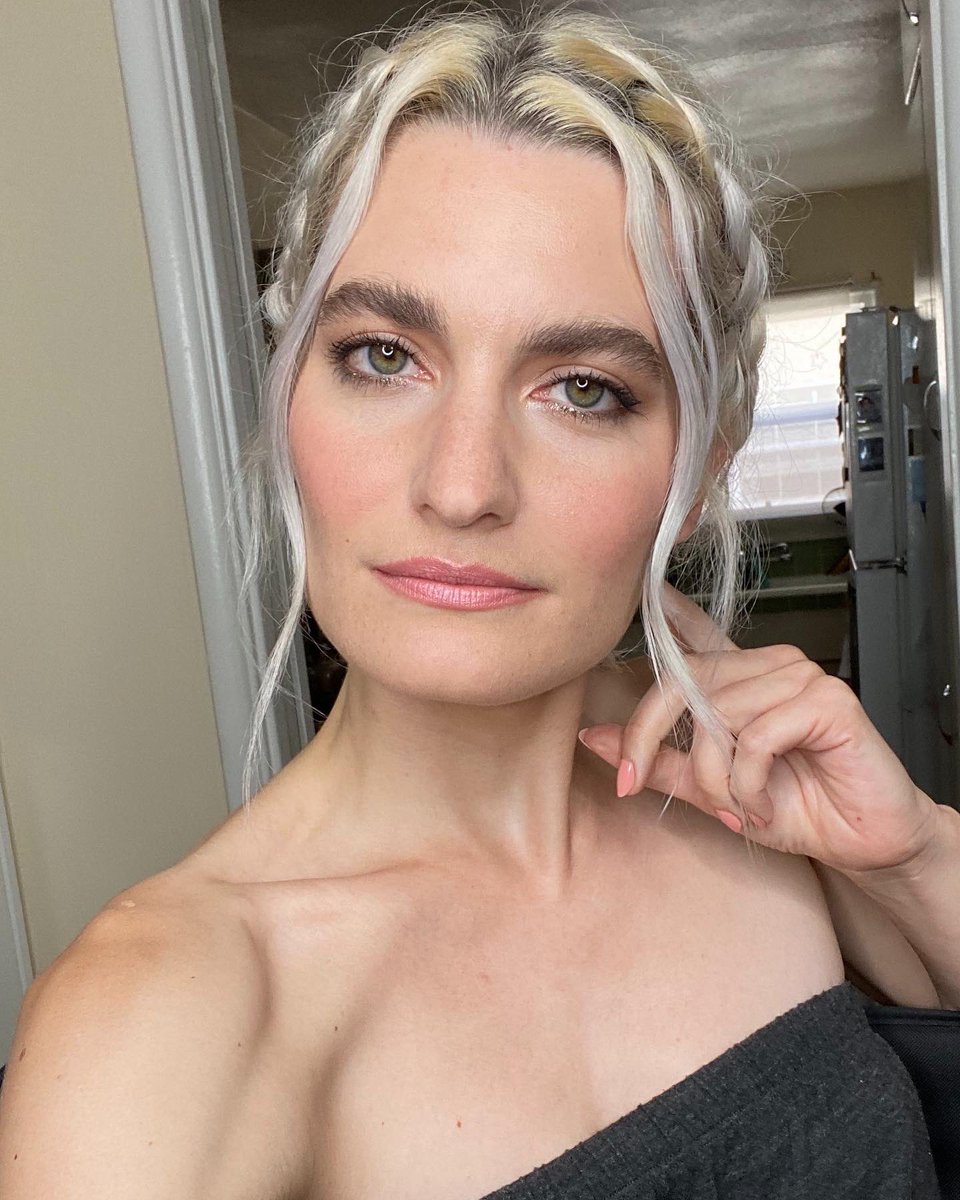 tanyperfect's tweet photo. Red Carpet Makeup on @AndreaMartinaI for #TheGrayMan World Premiere in Los Angeles 🎞

 #makeupbyme #redcarpetmakeup #agbofilms #RussoBrothers #ChrisEvans #RyanGosling #AnaDeArmas #netflix https://t.co/4LcO1WJ0Z6
