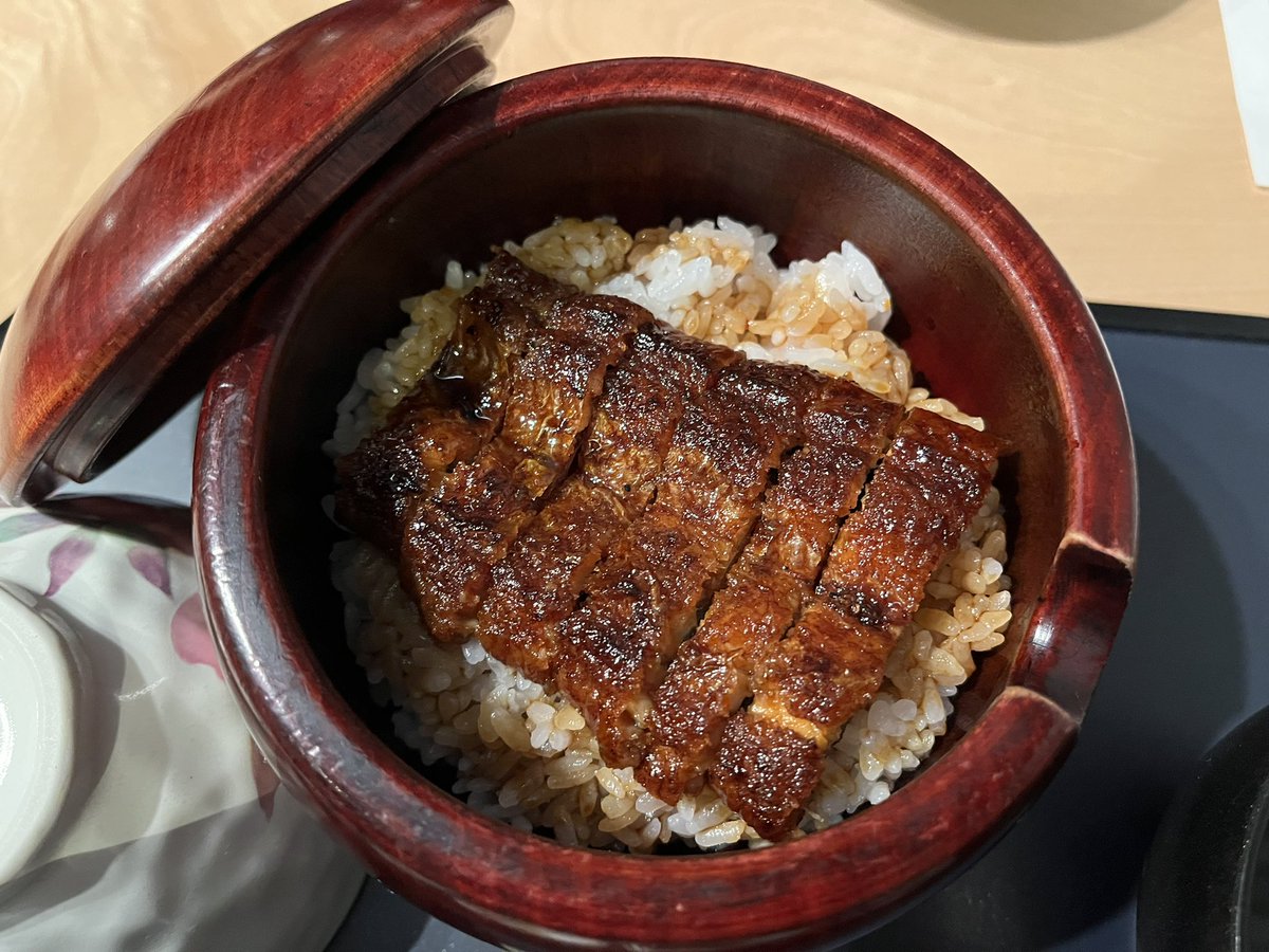 gourmetbazz's tweet photo. 六本木ミッドタウン内の【まるや本店】さんでひつまぶしのコース✨

#グルメ
#食べログ
#食べ歩き
#飯テロ
#ディナー
#ランチ
#ごはん
#飯テロ
#食事
#美味しい
#オススメ
#六本木
#港区グルメ
#港区女子 https://t.co/IERexxXMwr