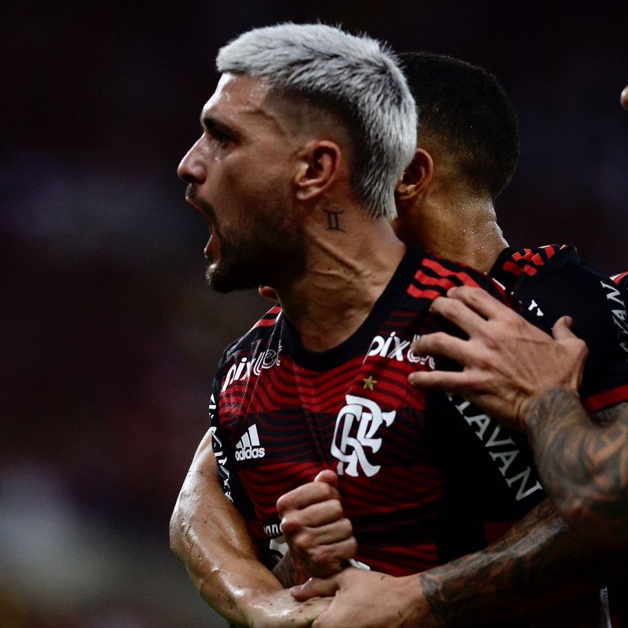 manuzita on X: o cabelo do arrascaeta 🥵🥵🥵🥵🥵🥵 / X