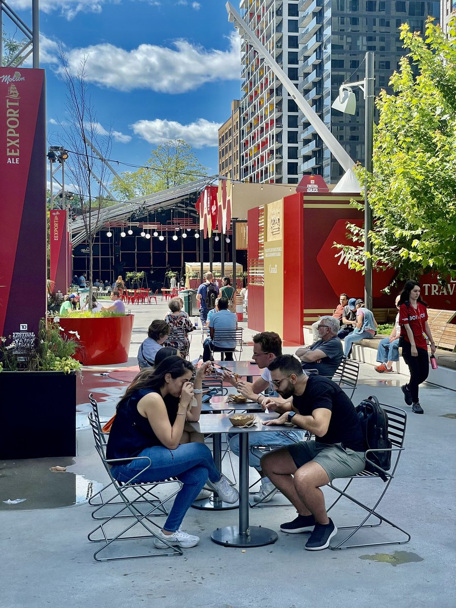 BrentToderian's tweet image. If your city isn’t embracing the PERMANENT post-pandemic transformation of streets as places for outdoor seating &amp;amp; cafes (aka #Streeteries) then your city hasn’t yet learned one of the most important lessons for better streets &amp;amp; cities. Montreal is a city that REALLY understands.