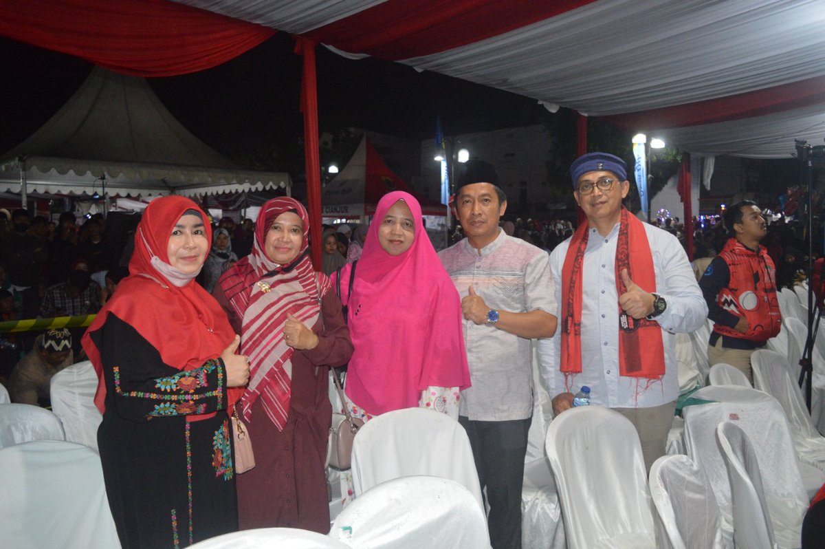 dpkppcjr's tweet photo. Pada tanggal 12 Juli 2022 kepala Dinas Perumahan dan Permukiman Kabupaten Cianjur menghadiri Acara Puncak Hari Jadi Cianjur yang ke 345. Acara ini diselenggarakan di Kecamatan Sindangbarang Kabupaten Cianjur

@H_HermanCianjur https://t.co/ilGIUN5G1J