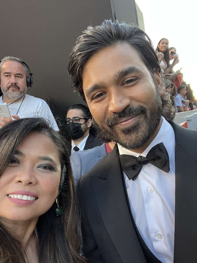 DhanushAppuVm's tweet photo. 😊 #TheGrayMan @dhanushkraja 😍 fan girl moment 

@theSreyas https://t.co/phUy4FnV6D