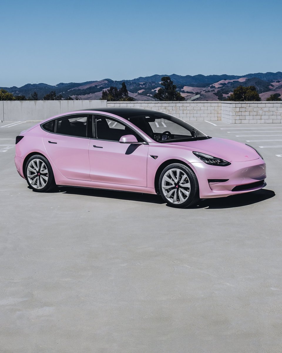 Girard4AZ's tweet photo. Welcome #Goddess newly wrapped and ready to roll. Come see her at the CA Tesla Takeover cocktail meetup @MadonnaInn August 5 6pm #tesladivas #cctesladivas #tesla https://t.co/Z0oTLnNwyp