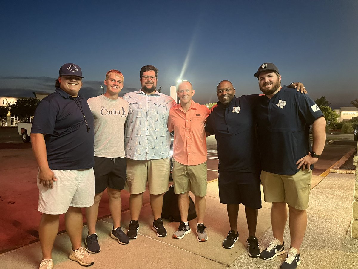 NickStro66's tweet photo. What a great last night in Bryan/College Station. After living here for almost 10 years total, it’s weird to say goodbye. The experiences we’ve had here will never be forgotten.

Tomorrow we officially move to Palacios and start our new journey! https://t.co/16YDMyQqav