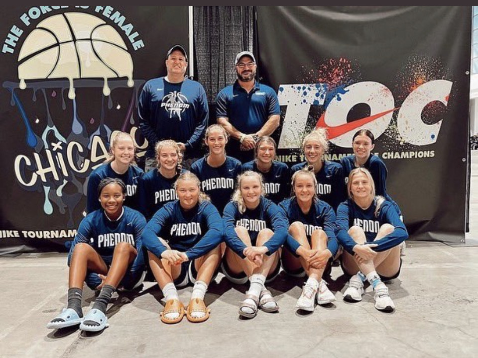IsabellaCorrad5's tweet photo. Had so much fun at the Nike Tournament of Champions in Chicago with my teammates &amp; coaches! Thank you to @AllenMaltsberg1 and @SieversShann for coaching us! @MissouriPhenom https://t.co/myXAXsYUhs
