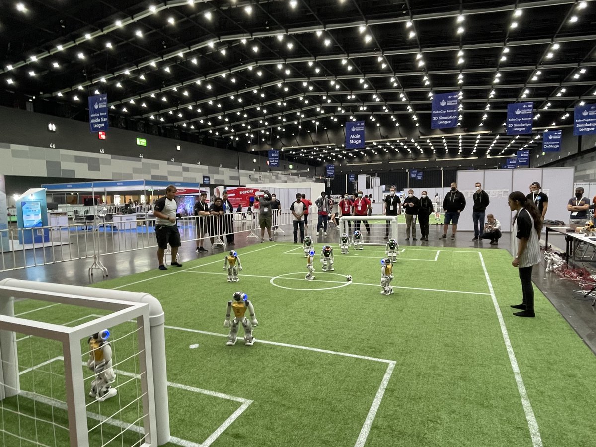 pennybhuman's tweet photo. B-Human 4 : 0 @NaoDevils #robocup #robocup2022 #splrobocup #naorobot https://t.co/Xnc5ihml6a