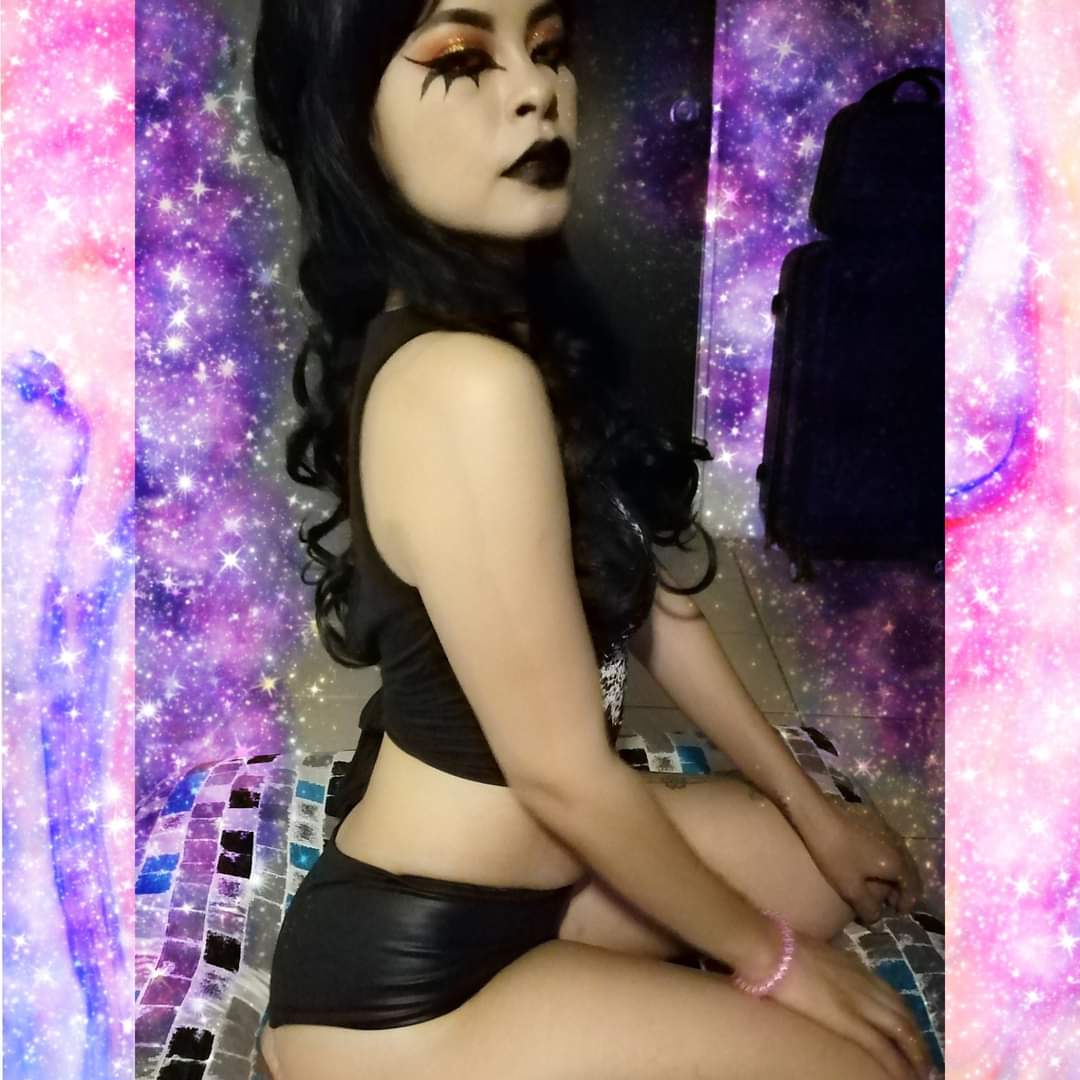 Effy_Lozz's tweet photo. Si quieren cog*r conmigo, sepan que eso es necrofilia, porque estoy muerta por dentro. 💀👻
#EffyLozz #EffyBitch #Malintencionada #goticaculona
@masculonasinc
@NALGOMETRO2
@Ing_perverso https://t.co/YEDPf2C72Y