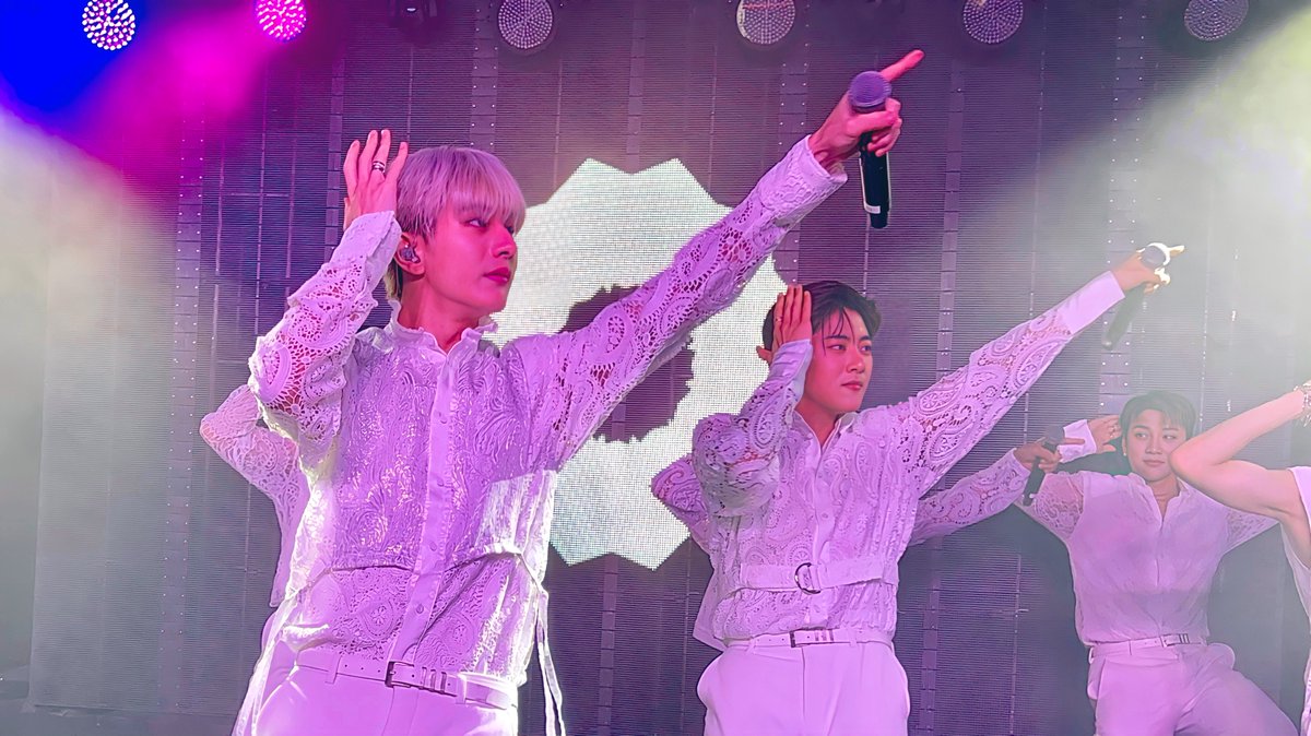 KFuseEnt's tweet photo. [📸 #GoldenChild #SneakPeek]
⚜️GOLDEN CHILD Meet &amp; Live Tour in USA⚜️

🤫We are only few uploads away from a full gallery (2022.07.14)

#GOLDENCHILDinNASHVILLE #GOLDENCHILD_USA_TOUR #골든차일드 #GOLDENNESS #Oasis #장준 #승미 #k_fuse #iPhone13camera @GoldenChild @Hi_Goldenness https://t.co/8MpZ8fxKy3