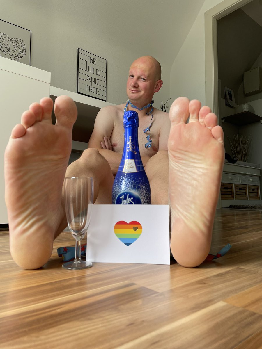 Malefeetboy_1988 tweet media