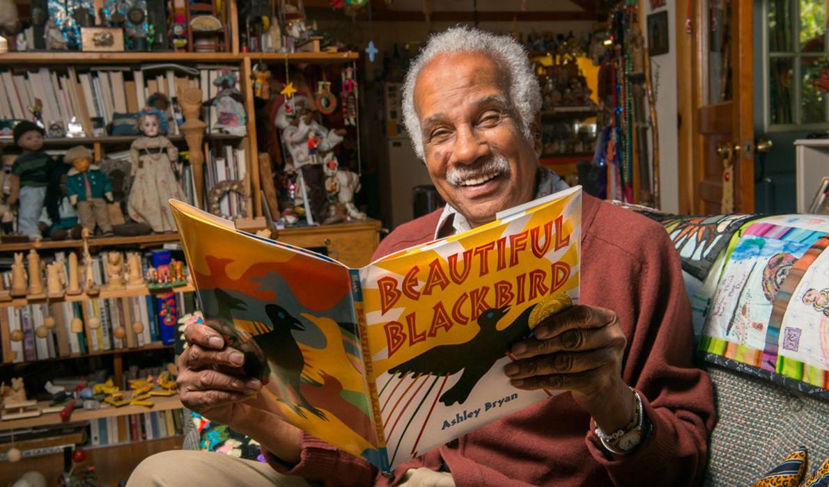 Avant_GardeBks's tweet photo. 🎂Remembering artist and author, Ashley Bryan (1923 -2022) whose soul was as beautiful as the literature and the art that he created. ❤️Rest in Power, King! 👑#TheDancingGranny #BeautifulBlackBird #InfiniteHope #FreedomOverMe 🖤#Art🖤 #BlackArtists🖤 https://t.co/77Md8GGL1I