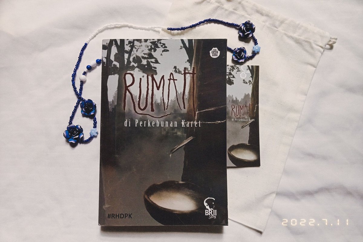 ynhwanie's tweet photo. โฟ Rumah di Perkebunan Karet โฟ
Penulis : @BriiStory
Penerbit: The Panasdalam Publishing
Blurb :
Rumah kami berjarak beberapa puluh meter lagi, tapi telunjuk Wahyu yang bergetar menunjuk ke sana. https://t.co/YD6qQ5o24Z