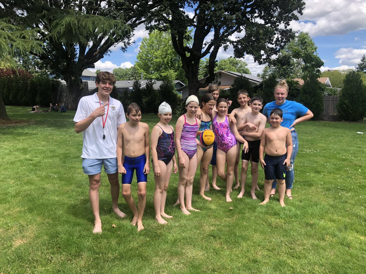 Who’s excited for the future with this great group of our 12u athletes 👋🙌 They got some fun playing experience at our Summer Splash tourney over the weekend! #newbergwaterpolo #clubwaterpolo #oregonwaterpolo #youthwaterpolo #12uwaterpolo #waterpolotournament