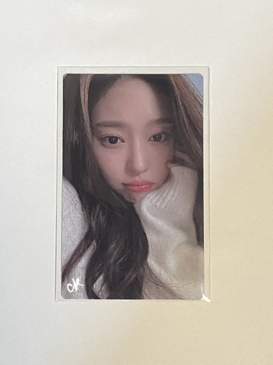 jiyoonpc's tweet photo. wts lfb iz*one izone ph

kim minju pro memoria sweater 

₱550 strictly payo only
mop gcash , mod sco
9.5/10 condi , onhand https://t.co/gq6daLIhSP