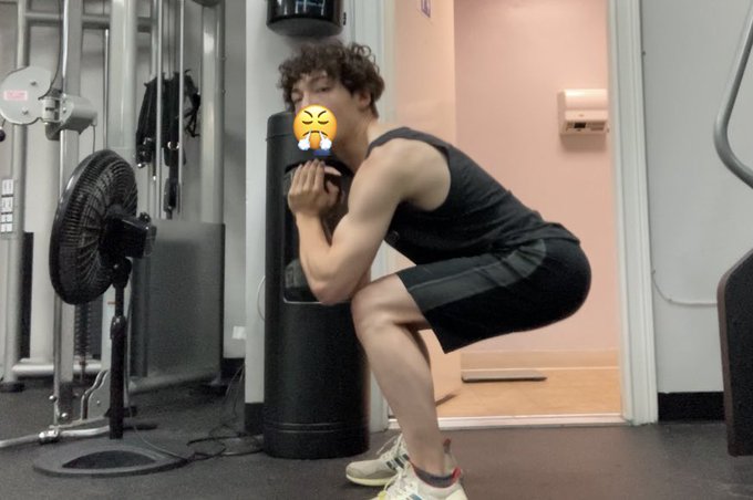 I talk about weighted squats, regular squats and gym gear in my first updated workout routine vid ;)<a href="/tag/femboyfriday"class="tags"><span>#femboyfriday</span></a><a href="/tag/femboyfriedegg"class="tags"><span>#femboyfriedegg</span></a>
