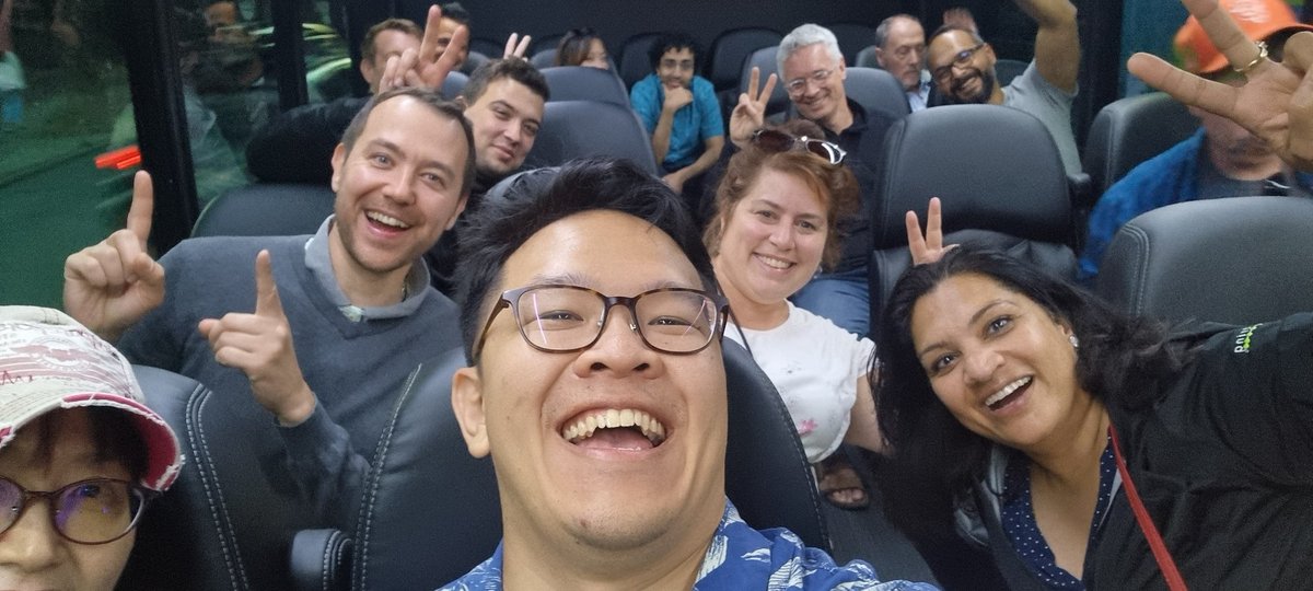 It's a party on the boring bus @nanostringtech