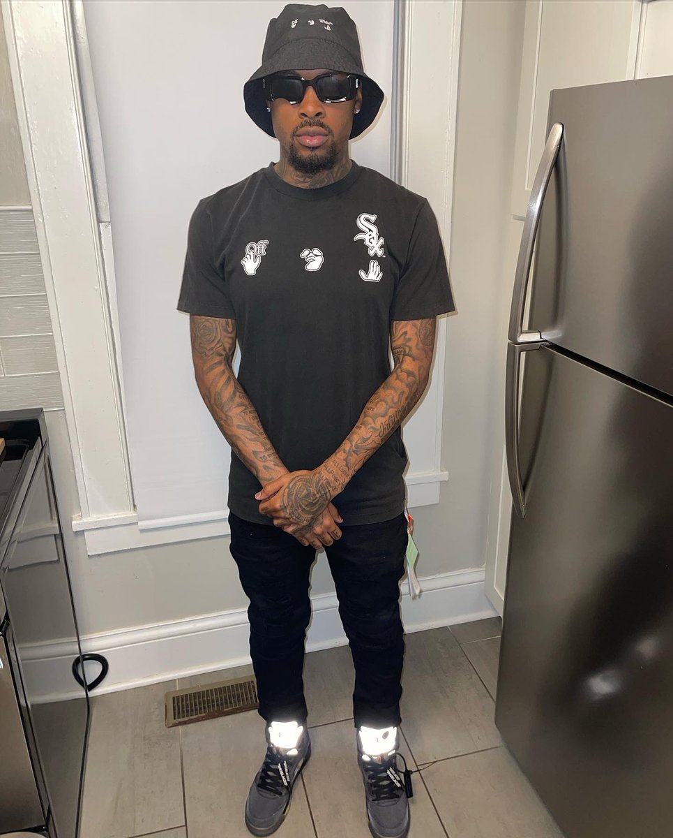 RichmindedKenny's tweet photo. i cant afford to be in my feelings cause ain’t no money there… #FREEBUG https://t.co/8vikXqhWHV