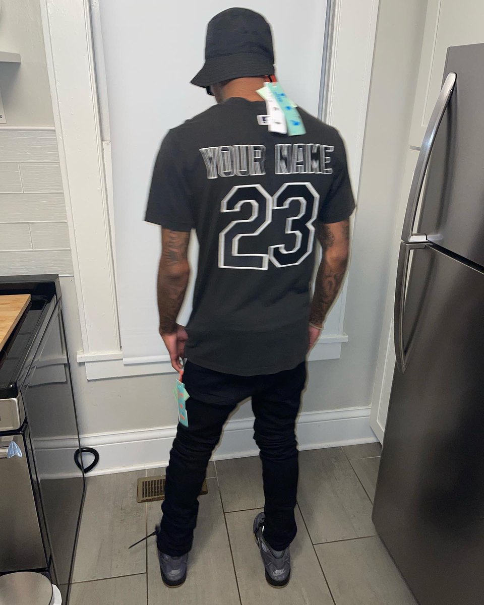 RichmindedKenny's tweet photo. i cant afford to be in my feelings cause ain’t no money there… #FREEBUG https://t.co/8vikXqhWHV