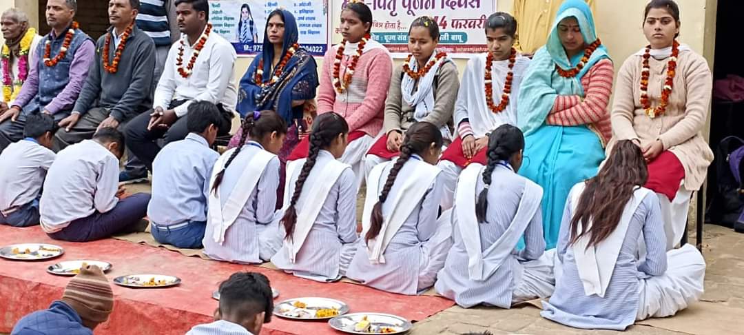 ManitSh67336055's tweet photo. Back to our sanskriti.
Sant Shri Asharamji Bapu से प्रेरित
Parents Worship Day मनाने से समाज का काम ,राम में बदला है, बच्चों में बालपन से ही सुसंस्कार पड़े हैं ।
Strong Foundation
#महकता_बचपन https://t.co/1zX49uGWpV