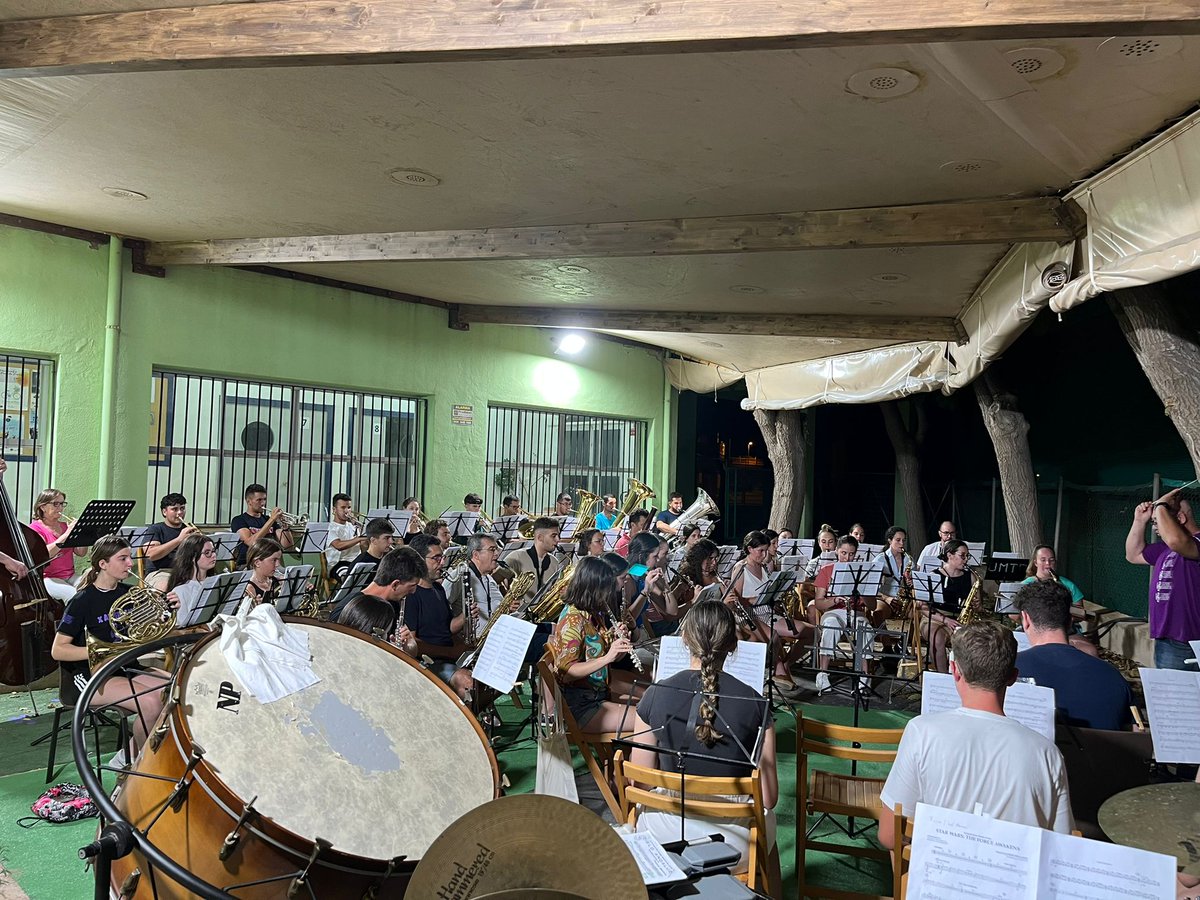 UMTP1's tweet photo. Anoche en el último ensayo de la temporada.👏👏👏👏
 Hoy concierto "Los sonidos del viento" . A las 22.00h en el Pasico, junto al molino. "Bajo un cielo de estrellas"
@CAEStpacheco @TPacheco_Ayto @tuweb_tv @velerosdetierra @TurismoTPacheco @chabambaa @Pedro_NietoS @anahmpacheco https://t.co/6NCntgJvWP