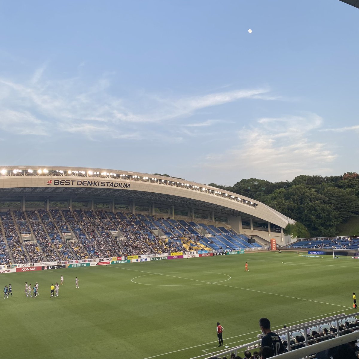 FSL_mayuka's tweet photo. 打ち合わせして頂ける方DMよろしくお願いします！

先日サッカー見に行きました⚽️
久々にスタジアムの雰囲気を感じて楽しかったです〜✨ https://t.co/EXLOIP0GTg