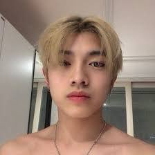 xsmurfka's tweet photo. WHAT ABOUT PREDEBUT BLONDE HAYATE? UM https://t.co/Iqo4D4GTxm