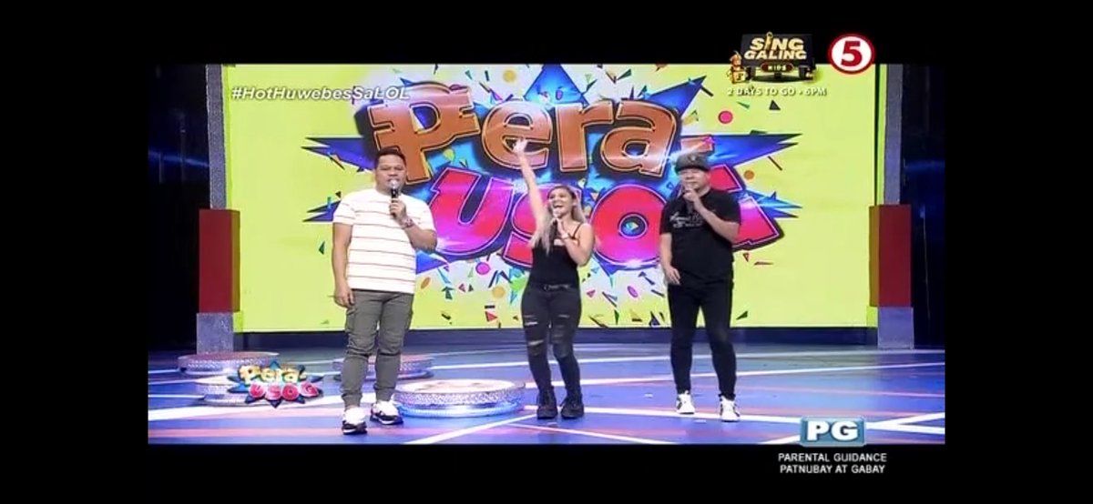 Ang ating cool and hot lady rider na si Idol Moto ang maglalaro sa ating Jackpot round 🥳🤩

#HotHuwebesSaLOL
#LunchOutLoudOnTV5
#IBAngSayaPagSamaSama
