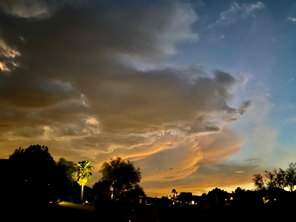 VISTAmagazineSW's tweet photo. Monsoon storm moving into Fountain Hills https://t.co/7sDvA3izzy