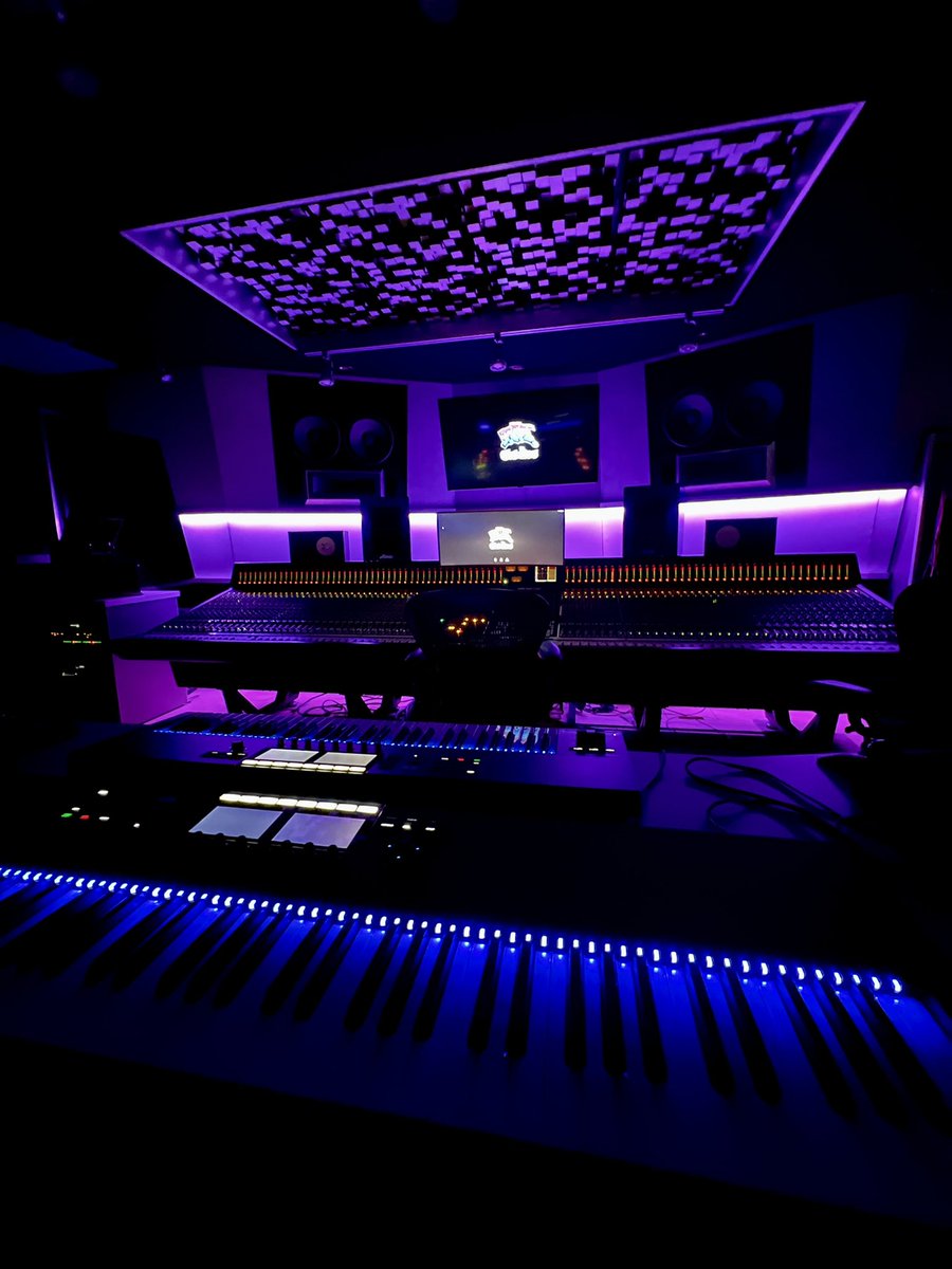 BocaJMusic's tweet photo. Night Lightz.
@fbt_studios
#FBTStudios #Detroit #Music #RecordingStudio #BocaJMusic #Composer #Producer #Engineer #BassmentSounds #SSL9000k https://t.co/gT5HuoYcf4