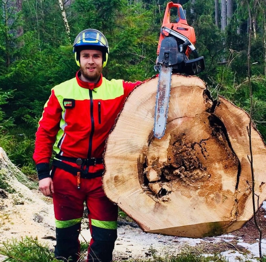 Follow her/his instagram for more post
#logger #logging #treecutting #arboristVia <a href="/vaclav_mudra/">Václav Mudra</a>