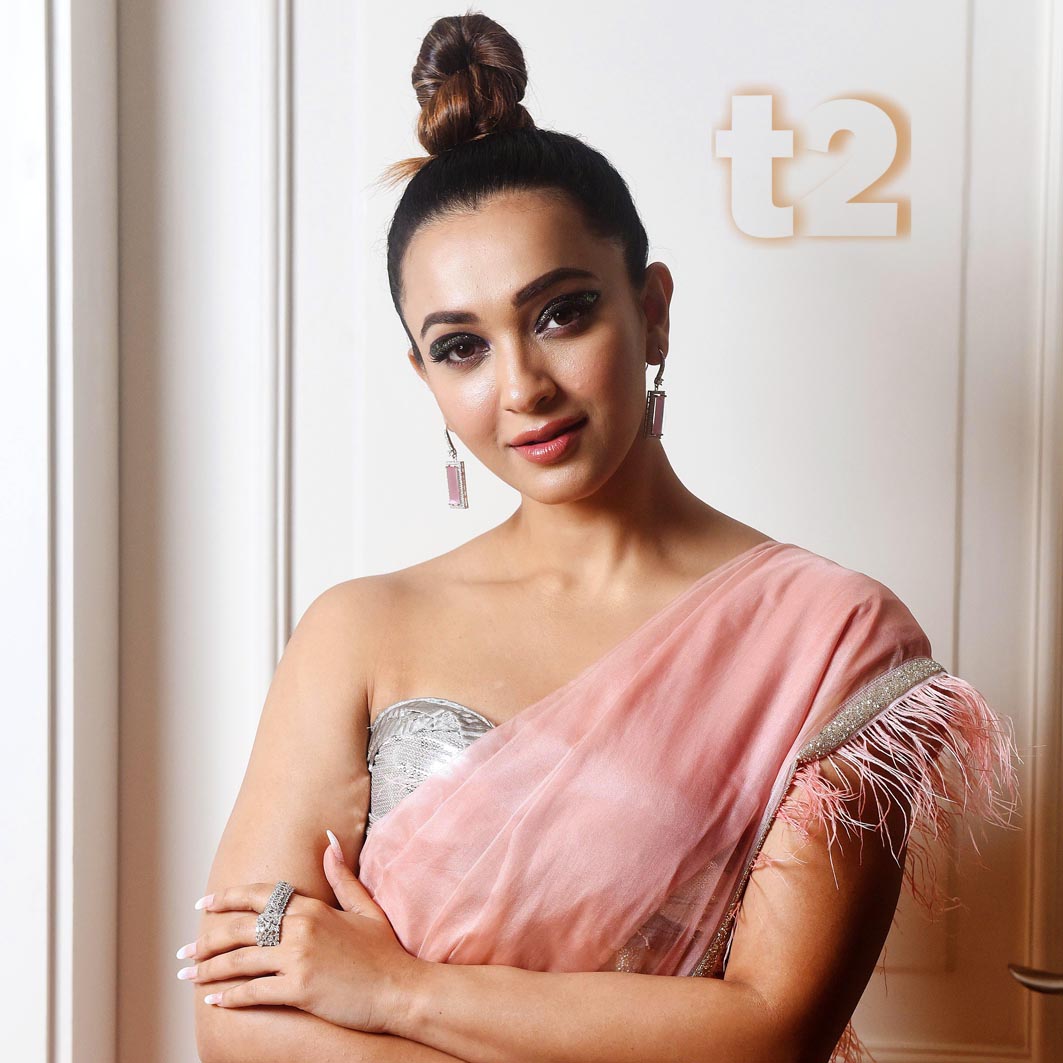 t2telegraph's tweet photo. The fashion world is in a frenzy over corsets! In a special shoot with Koushani Mukherjee, t2 explores different ways of working the on-trend silhouette.
https://t.co/2ojnp818so
https://t.co/imlPXhhSeP
@KoushaniMukher1 https://t.co/JDnPXgWTZW
