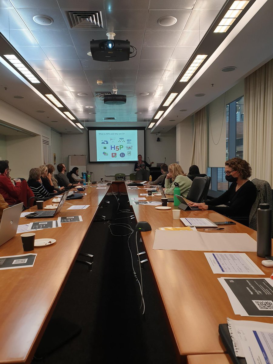Dr_elizabrogan's tweet photo. A successful presentation with wonderful audience engagement @utsSoNM @UTS_Health LX.lab Student Engagement Workshop #UTS https://t.co/6Su8mBLbo4