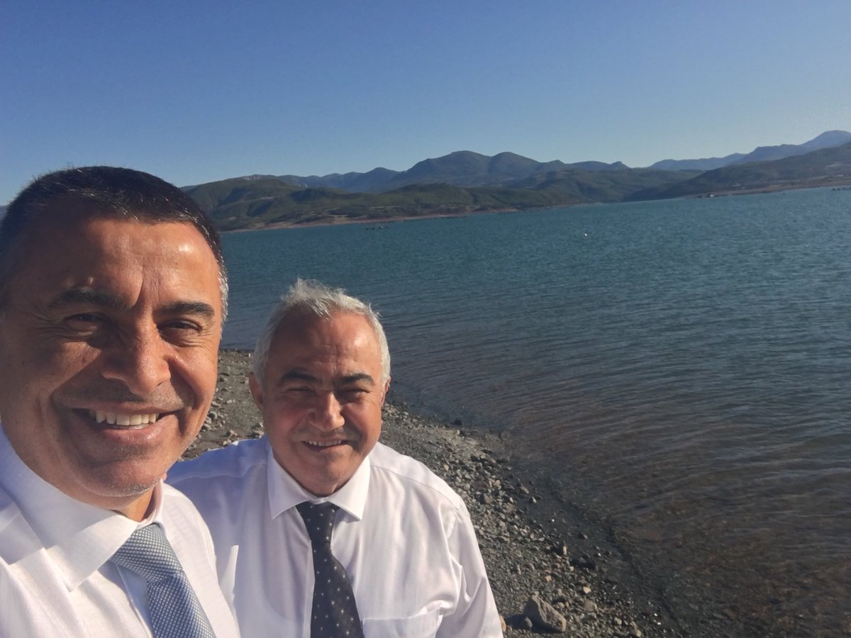 Sevgili abimi kaybetmenin derin üzüntüsünü yaşıyorum. O bir eğitim gönüllüsü, candan bir dosttu. Başta sevgili çocukları Kurtuluş ve Kazım olmak üzere tüm ailesine NAZMİ ARIKAN sevenlerine sabırlar diliyorum.